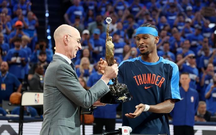 雷霆雙殺森林狼2-0領先,亞歷山大38分統治全場,小球陣第三節制勝 雷霆雙殺森林狼2-0領先,亞歷山大38分統治全場,小球陣第三節制勝