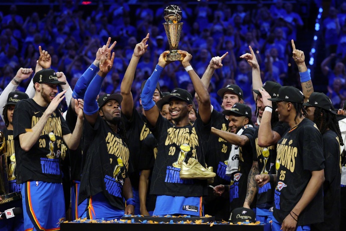 雷霆奪冠:榮耀之巔,夢(mèng)想成真 雷霆奪冠:榮耀之巔,夢(mèng)想成真