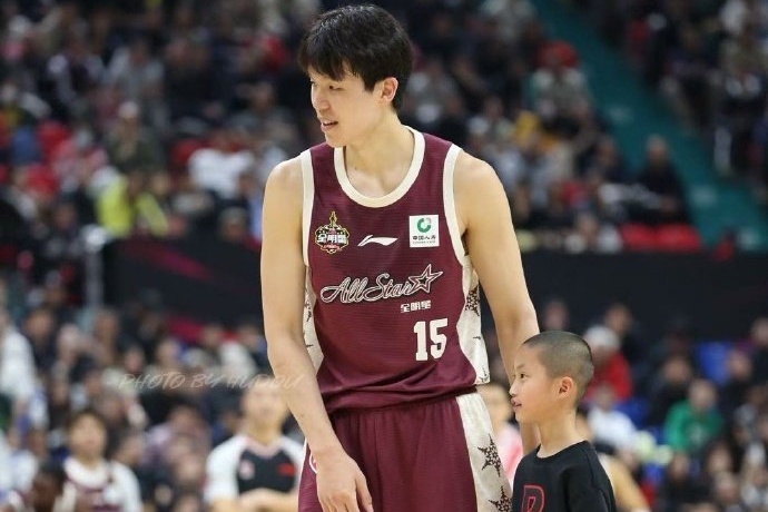 楊瀚森完成14次試訓(xùn),正式前往紐約迎接NBA選秀 楊瀚森完成14次試訓(xùn),正式前往紐約迎接NBA選秀