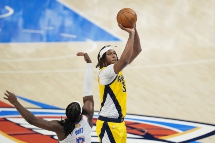 湖人即將簽下步行者特納,內(nèi)線實力將大幅提升 湖人即將簽下步行者特納,內(nèi)線實力將大幅提升