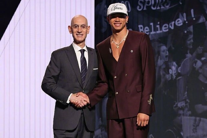 馬刺 14 號簽選中卡特?布萊恩特,鋒線再添潛力新星 馬刺 14 號簽選中卡特?布萊恩特,鋒線再添潛力新星