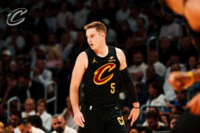 騎士與公牛完成交易,得到大球,4年3800萬美元留下梅里爾 騎士與公牛完成交易,得到大球,4年3800萬美元留下梅里爾