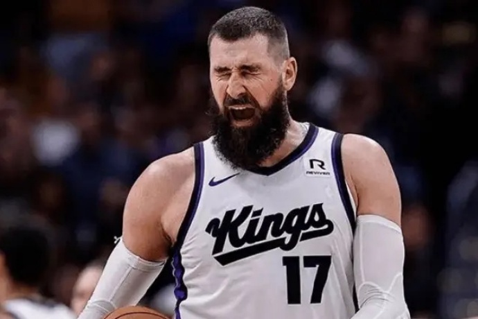 約基奇親自致電瓦蘭丘納斯,力勸其留隊(duì)征戰(zhàn) NBA 約基奇親自致電瓦蘭丘納斯,力勸其留隊(duì)征戰(zhàn) NBA