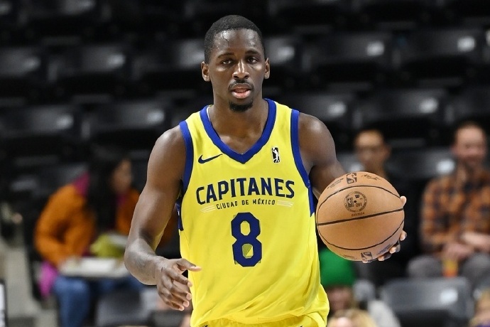 夏季聯(lián)賽閃耀，大衛(wèi)·瓊斯與馬刺達成雙向合同