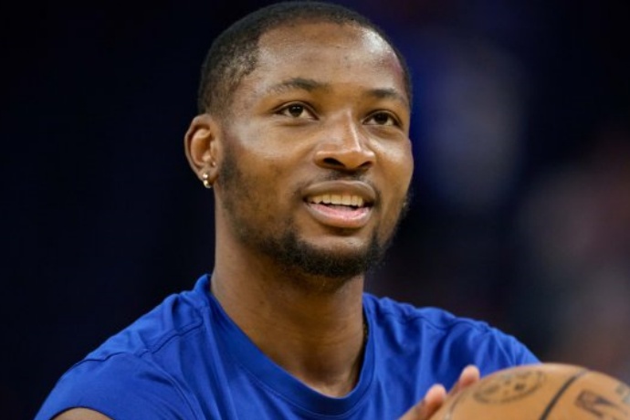 庫明加經紀人否認去年拒絕均薪3000萬續約合同 庫明加經紀人否認去年拒絕均薪3000萬續約合同